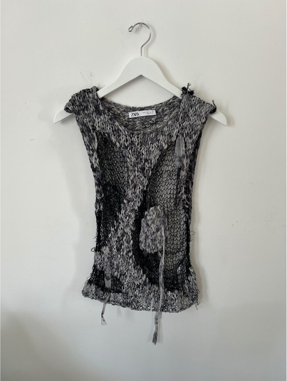 Zara Abstract Knit Sleeve Top